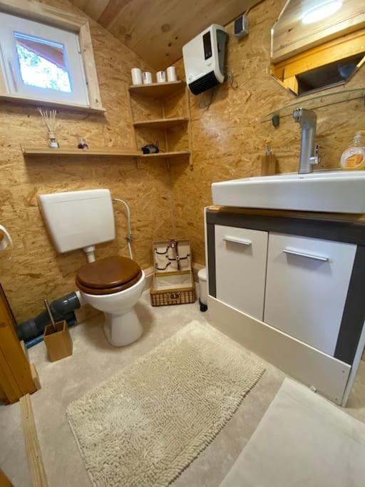 Königs Wusterhausen Haus Clemens - Gemuetliches Holzhaus Mit Grundstueckヴィラ エクステリア 写真