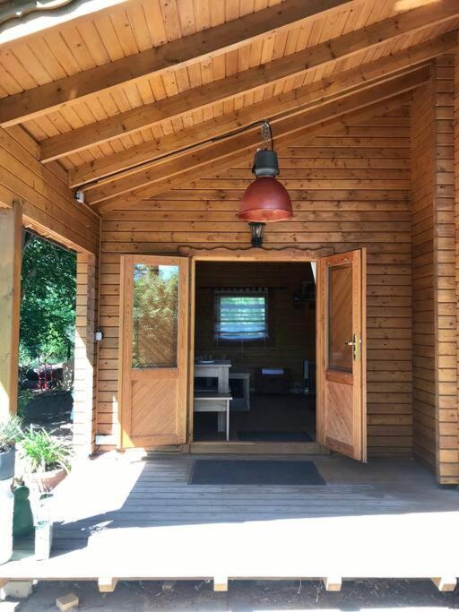 Königs Wusterhausen Haus Clemens - Gemuetliches Holzhaus Mit Grundstueckヴィラ エクステリア 写真