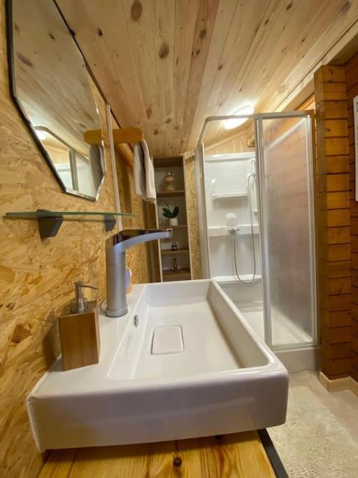 Königs Wusterhausen Haus Clemens - Gemuetliches Holzhaus Mit Grundstueckヴィラ エクステリア 写真